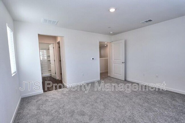 Building Photo - 2097 Shady Tree Cir