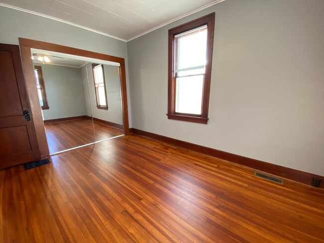 Building Photo - Luxuriously renovated two bedroom home for...