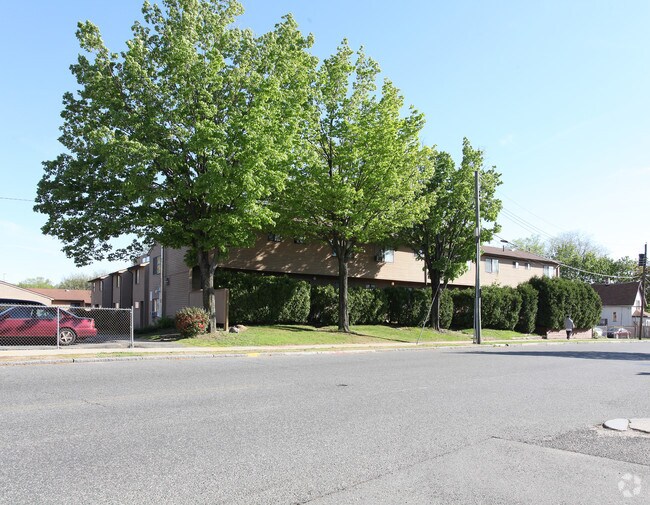 Building Photo - Hill Homes