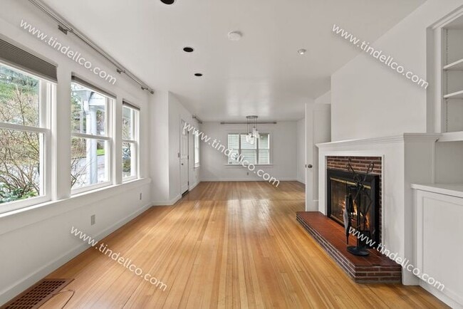 Building Photo - Spacious Pet Friendly Cape Cod in Multnomah Village with detached garage!