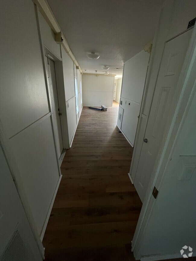 Building Photo - Lot 13