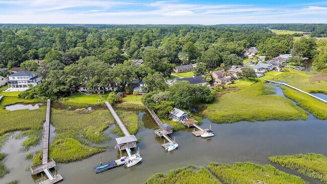 Building Photo - Gorgeous Waterfront Home on Isle of Hope