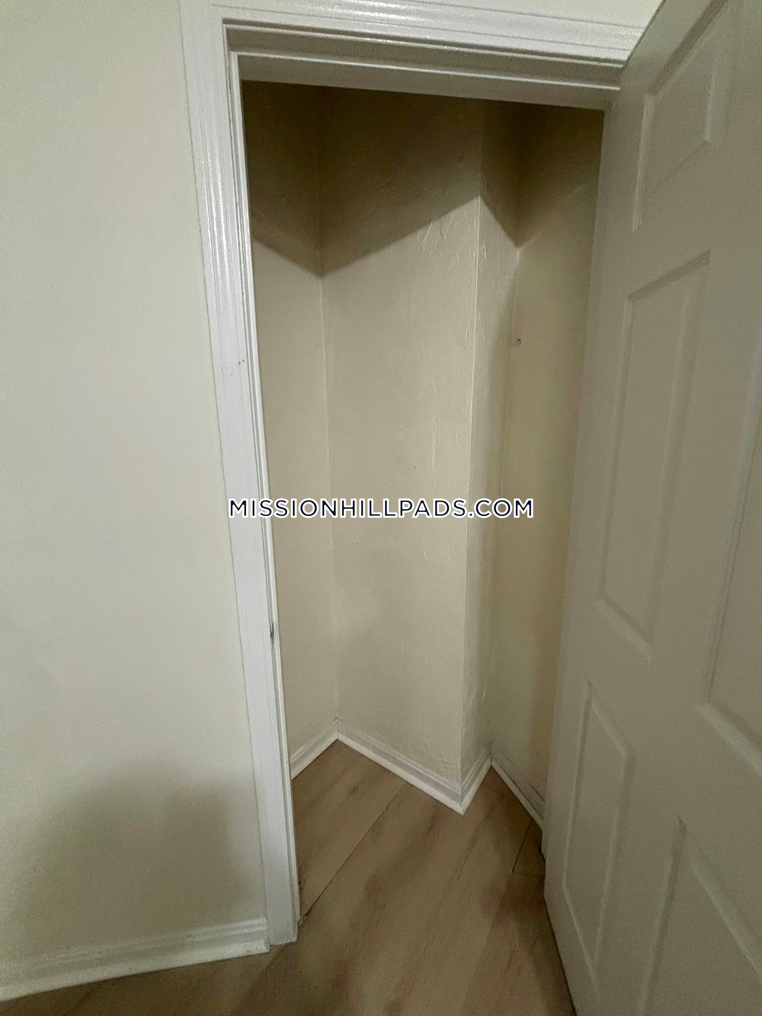 Building Photo - 1460 Tremont St