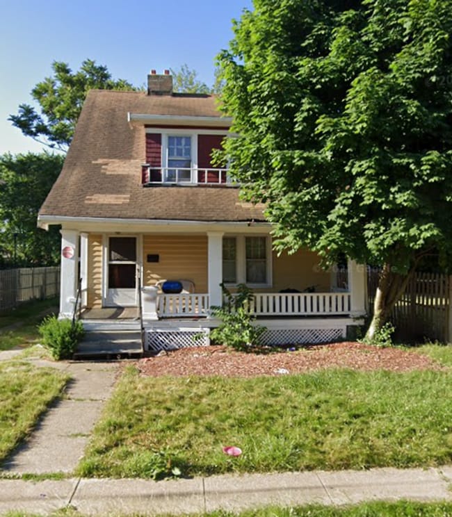 Building Photo - Section 8 Accepted! Renovation in Progress...