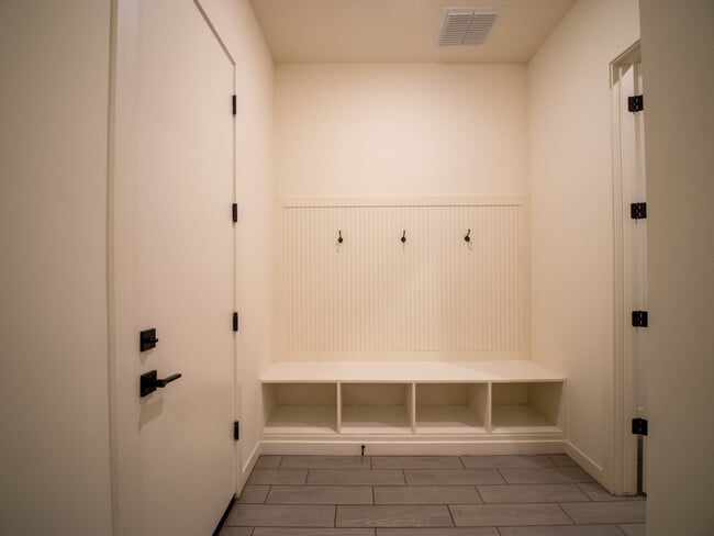 Building Photo - 8014 W Nicolet Ave