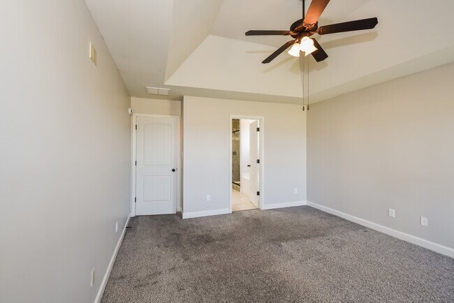 Building Photo - 3363 Hill Valley Ln