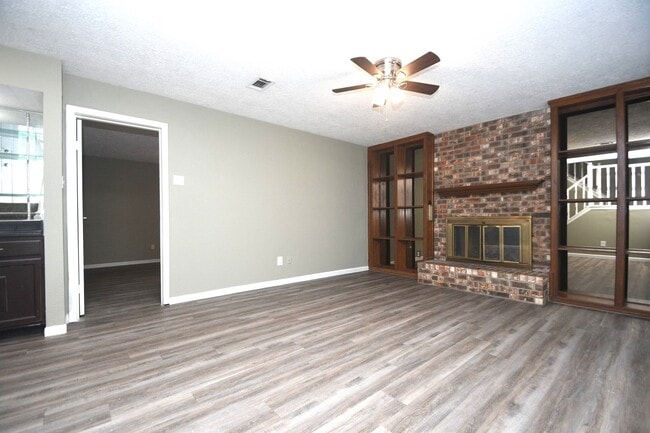 Building Photo - 379 Richvale Ln