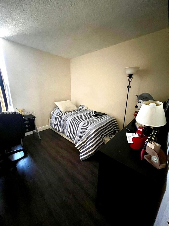 Building Photo - 20102 SW 123rd Dr