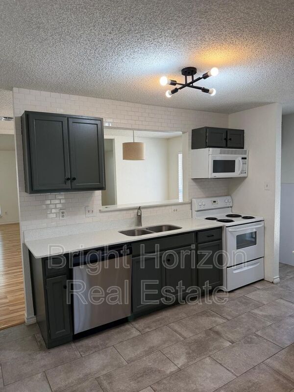 Building Photo - 3006 Post Oak Dr