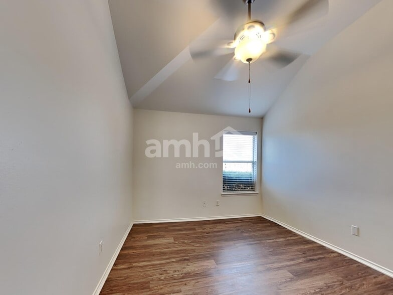 Building Photo - 1410 Loma Linda Ter