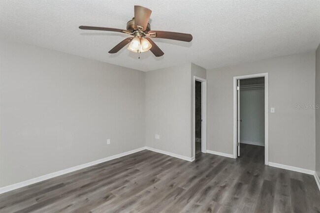 Building Photo - 4400 Old Colony Rd