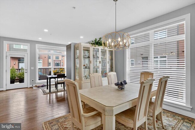 Building Photo - 3248 Royal Fern Pl