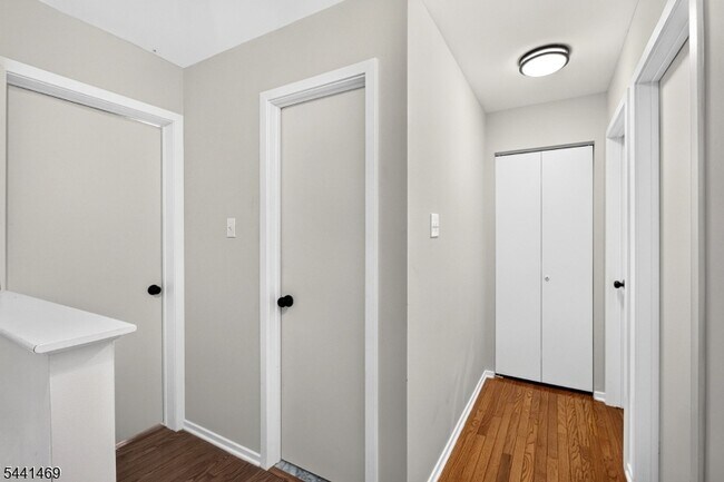 Building Photo - 22 Bradovra Ct