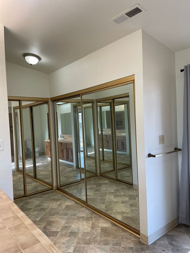 Building Photo - Charming 4-Bedroom, 2-Bathroom Home – Your Perfect Summer Move-In!