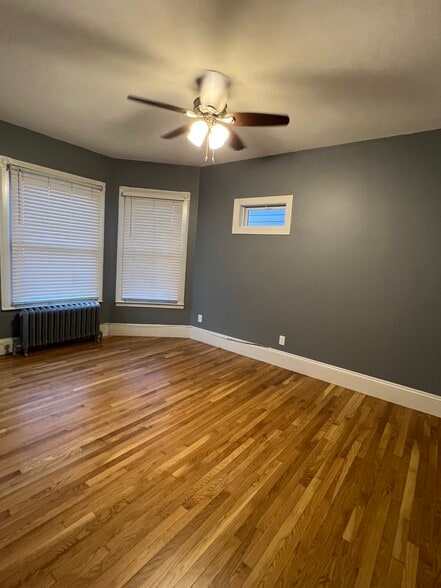 Living room - 111 Falcon St