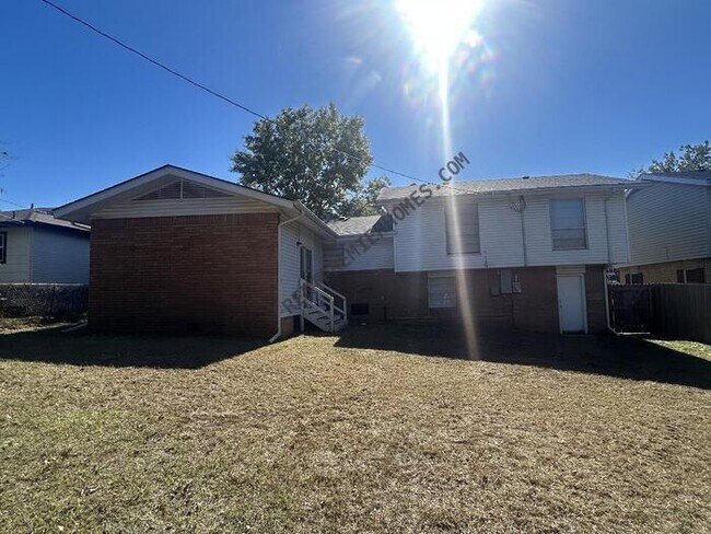 Building Photo - 101 W 31st St