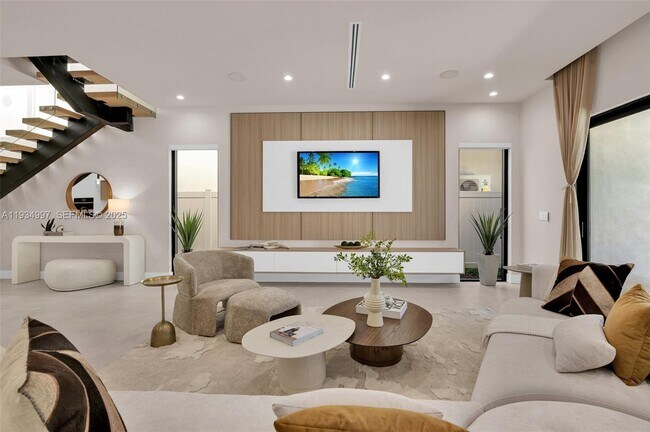 Building Photo - 921 NE 17th Terrace