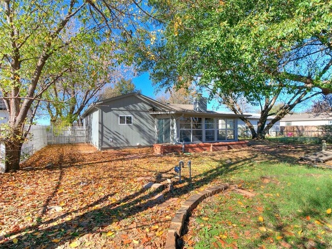 Building Photo - 816 S Santa Fe Dr