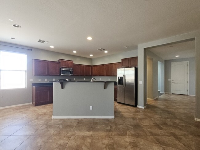 Building Photo - 845 E Doral Ct