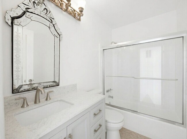 Building Photo - 337 Rexford Dr