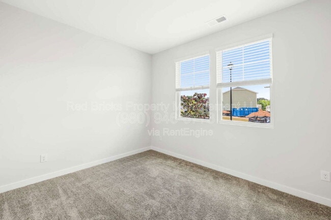 Building Photo - 2160 Blue Sky Mdws Dr