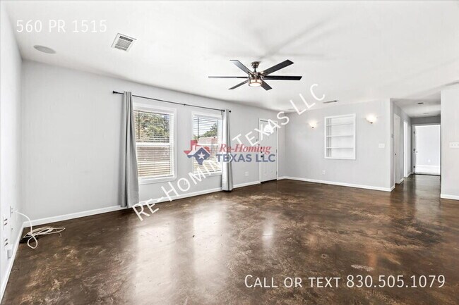 Building Photo - 560 Private Rd 1515