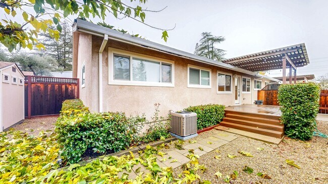 Building Photo - 1145 Edwards St