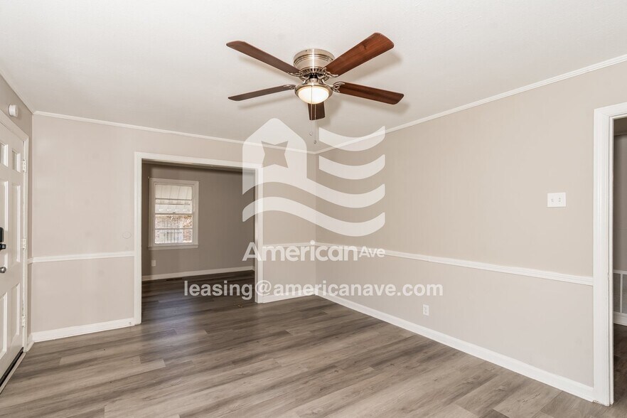 Building Photo - 3054 Somerset Dr