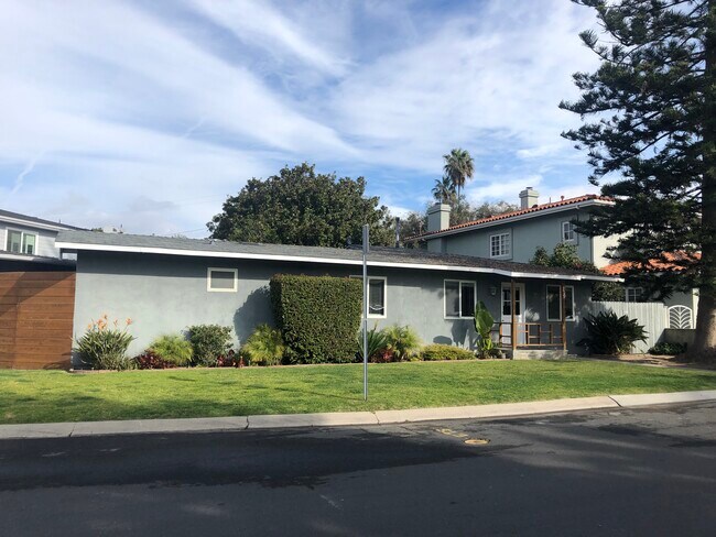 Building Photo - 251 Cll De Andalucia