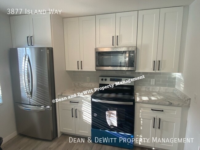 Building Photo - 3877 Island Way