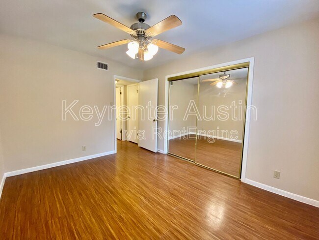 Building Photo - 1601 Faro Dr