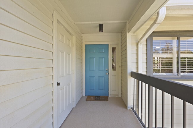 Building Photo - 5172 SE Club Way