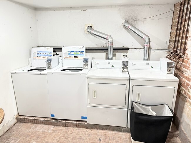 Building Photo - 3155 W Augusta Blvd