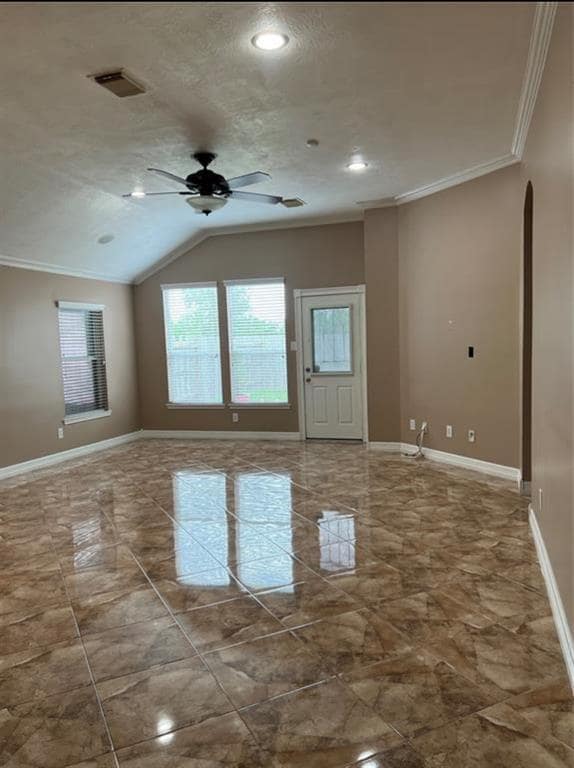 Building Photo - 15930 Hidden Crest Dr