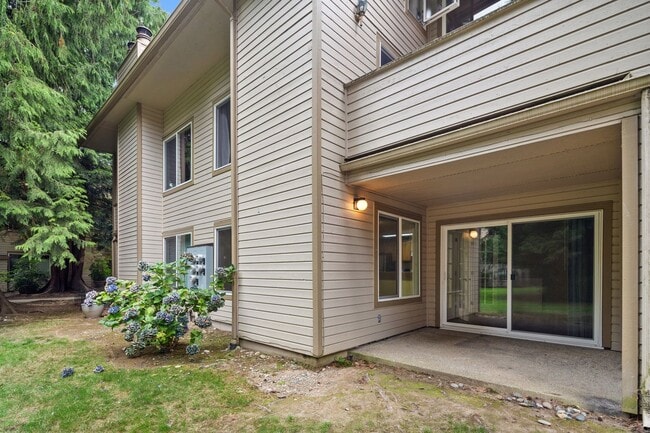 Building Photo - Ground floor 1 bed + bonus room in prime B...