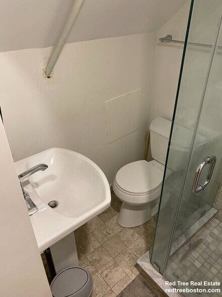 Building Photo - 49 Grove St