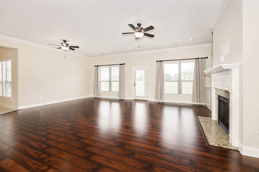 Building Photo - 37436 Amalfi Dr