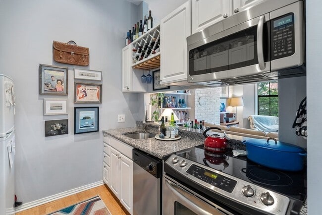 Building Photo - 406 Columbus Ave