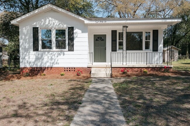 Building Photo - 332 Guilford St