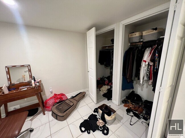 Building Photo - 1BR 1BA Townhouse All Utilities Included On Tree Lined Bushwick/Ridgewood Border