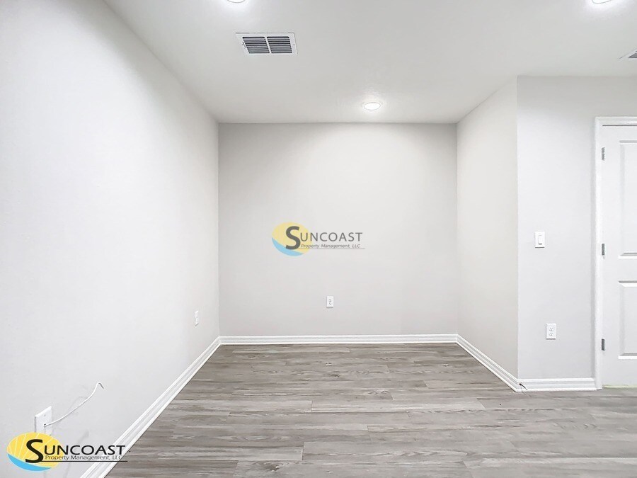 Building Photo - 3821 SW 43rd Ct