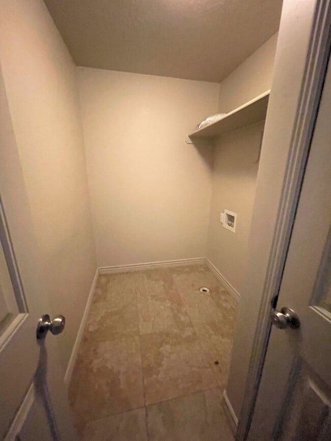 Building Photo - 3 Weeks Rent Free with June Move In! Beaut...