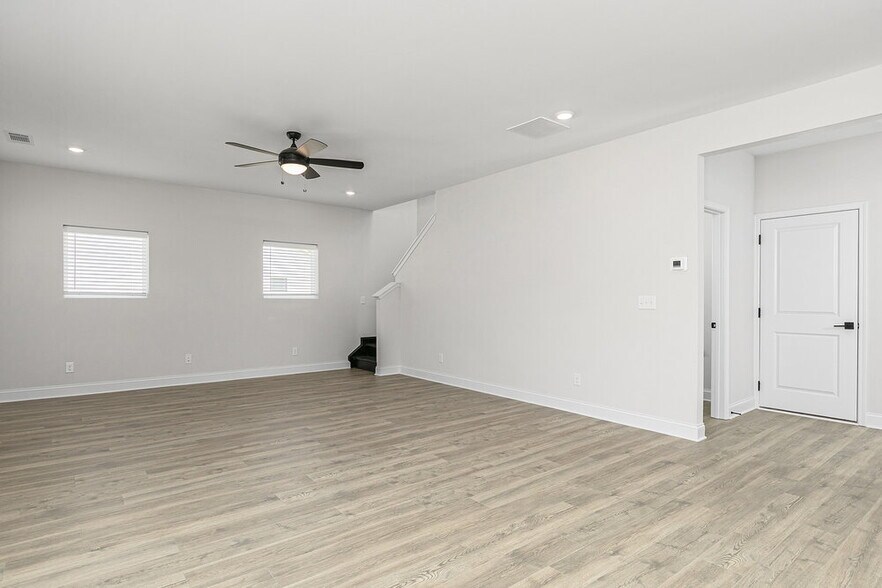 Building Photo - 10 Cantrell Dr