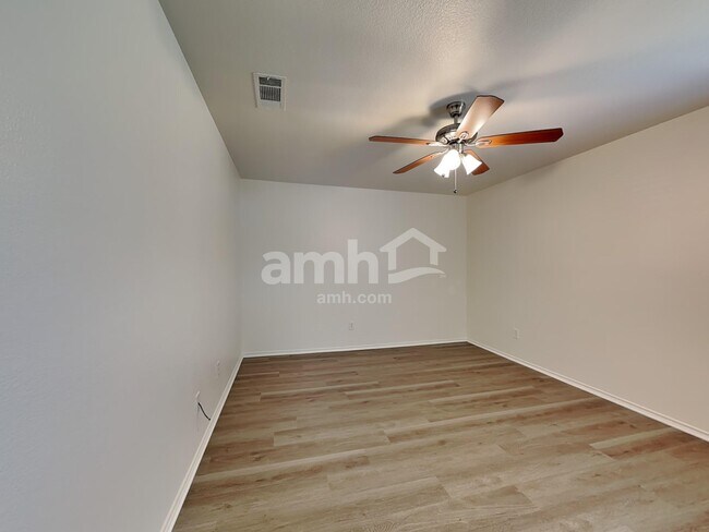 Building Photo - 532 Winbridge Ln
