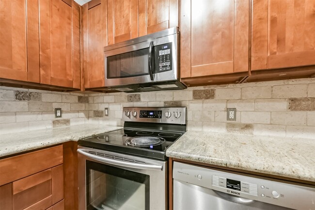 Building Photo - 3231 Allen Pkwy