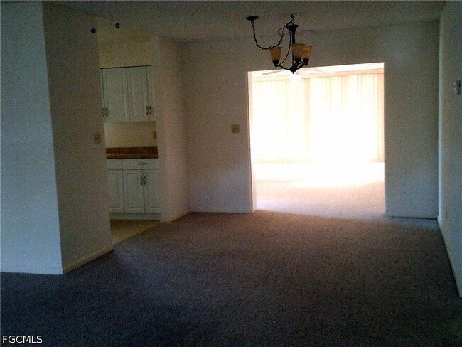 Building Photo - 1405 Juddale St E