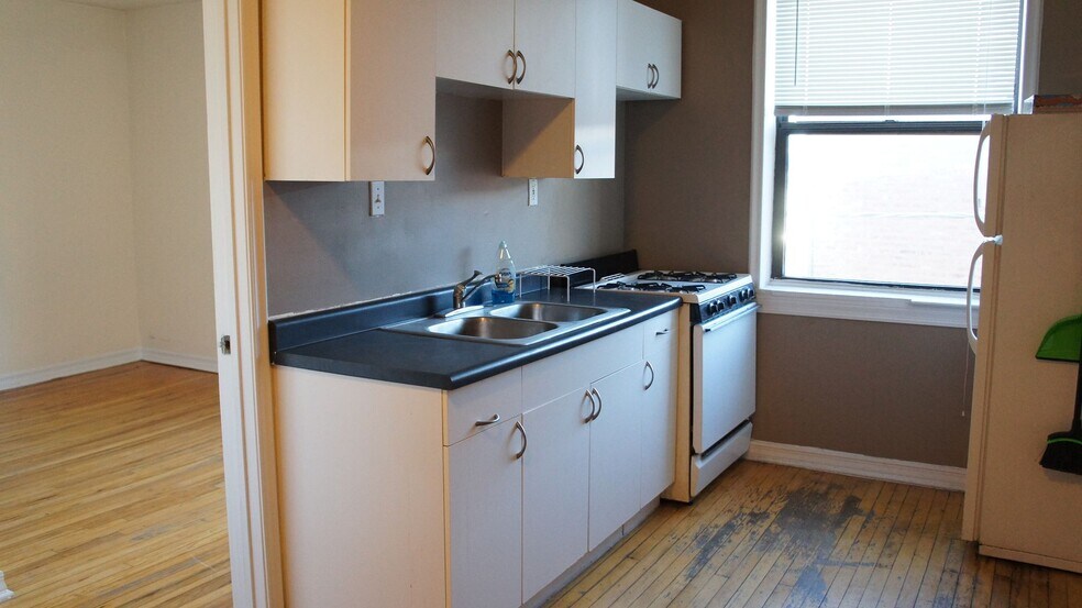 Building Photo - 2322 N Spaulding Ave