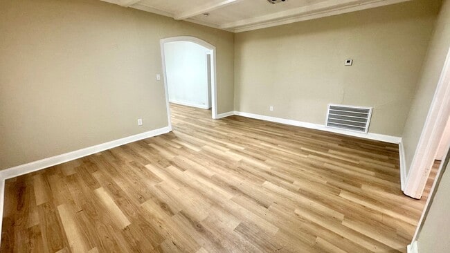 Building Photo - Spacious 3 Bedroom Home with Modern Updates & Shop