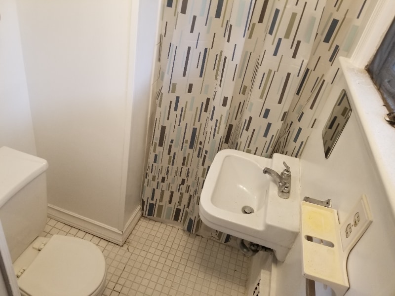 Building Photo - 126 Plainview Rd