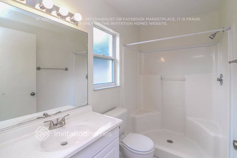 Building Photo - 6017 61st Ct E